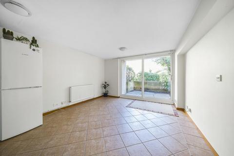 14 Apex Close, Beckenham, BR3 5TU