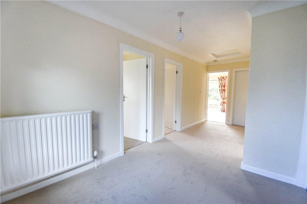 Crescent Road, North Baddesley... 3 bed detached bungalow for sale £