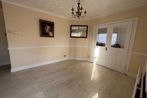 12 Stanwell Close, Stanwell, Staines, TW19 7LL