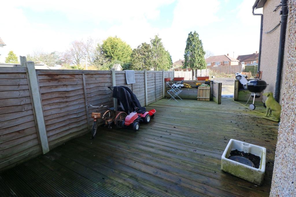 12 Stanwell Close Decking