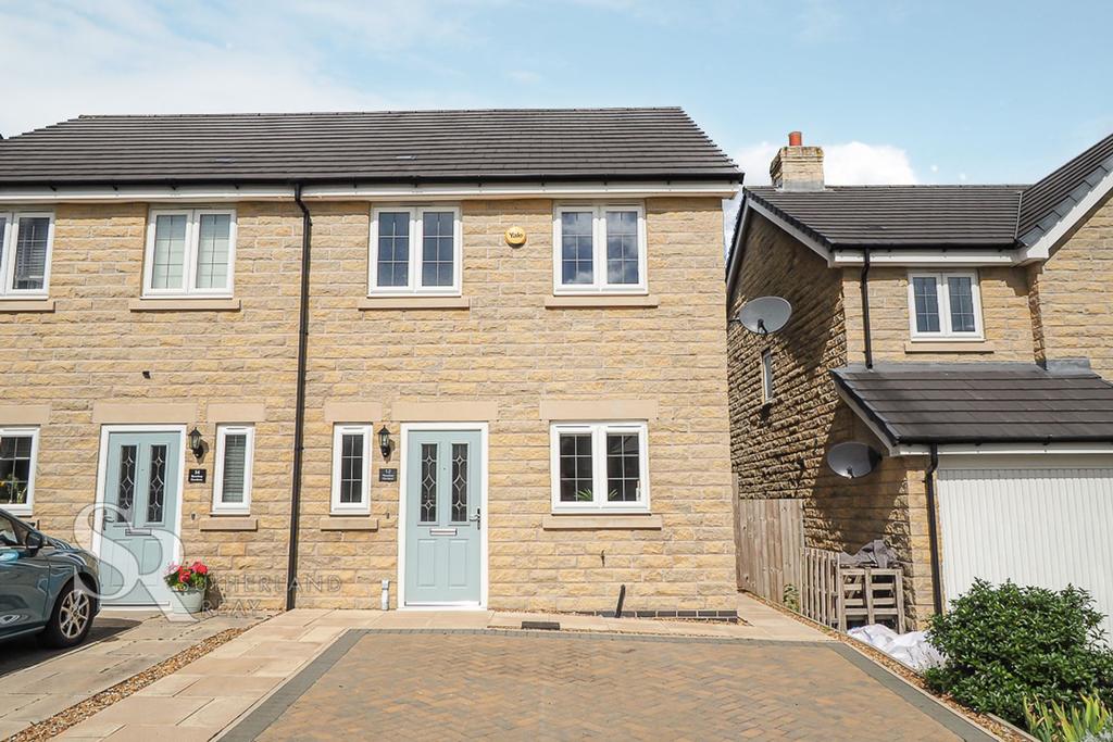 Rosebay Gardens, ChapelEnLeFrith, SK23 2 bed semidetached house £