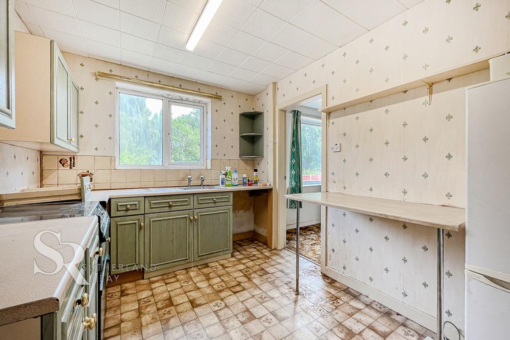 High Hill Road, New Mills, SK22 3 bed semidetached house £245,000