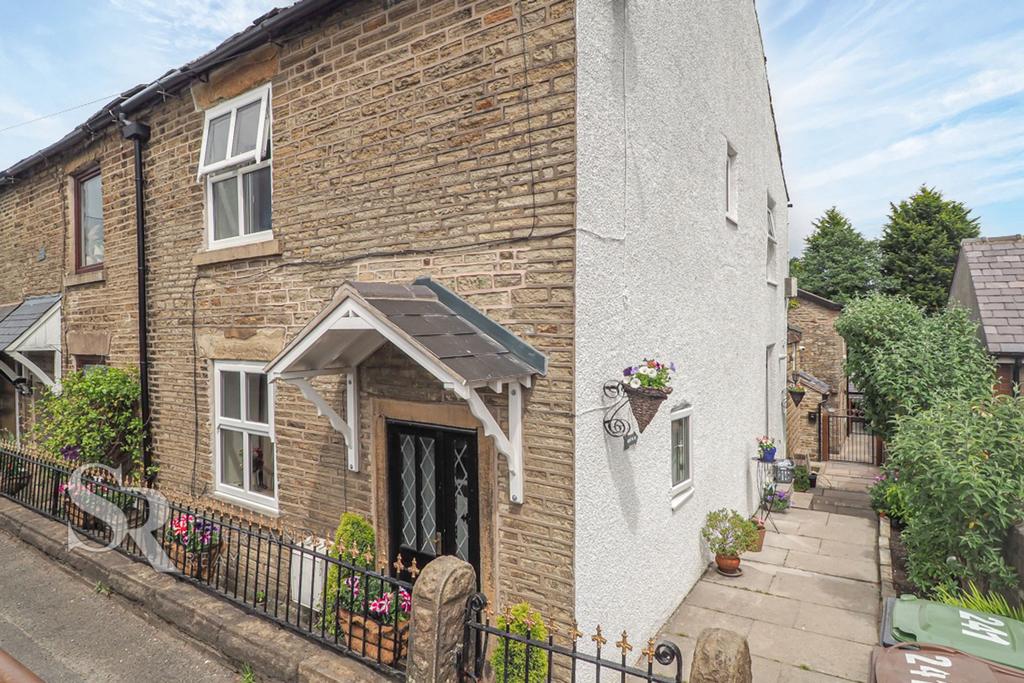 Buxton Road, Furness Vale, SK23 3 bed end of terrace house £260,000