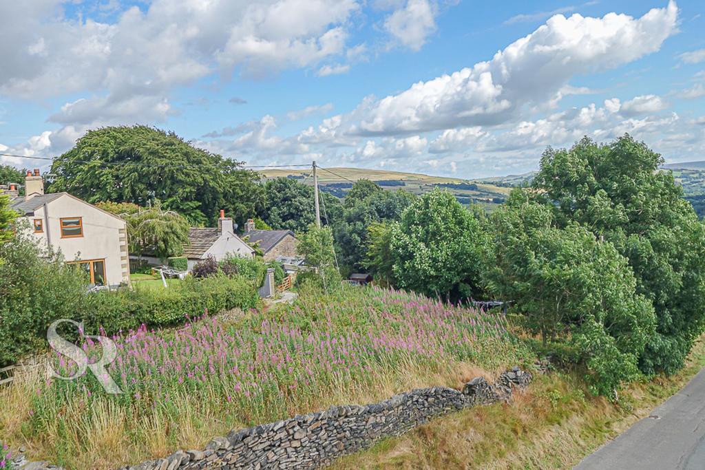 Eaves Knoll Road, New Mills, SK22 Land £18,500