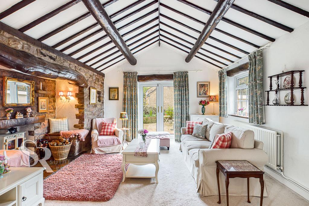 Town Lane, Charlesworth, SK13 3 bed semidetached house for sale £475,000