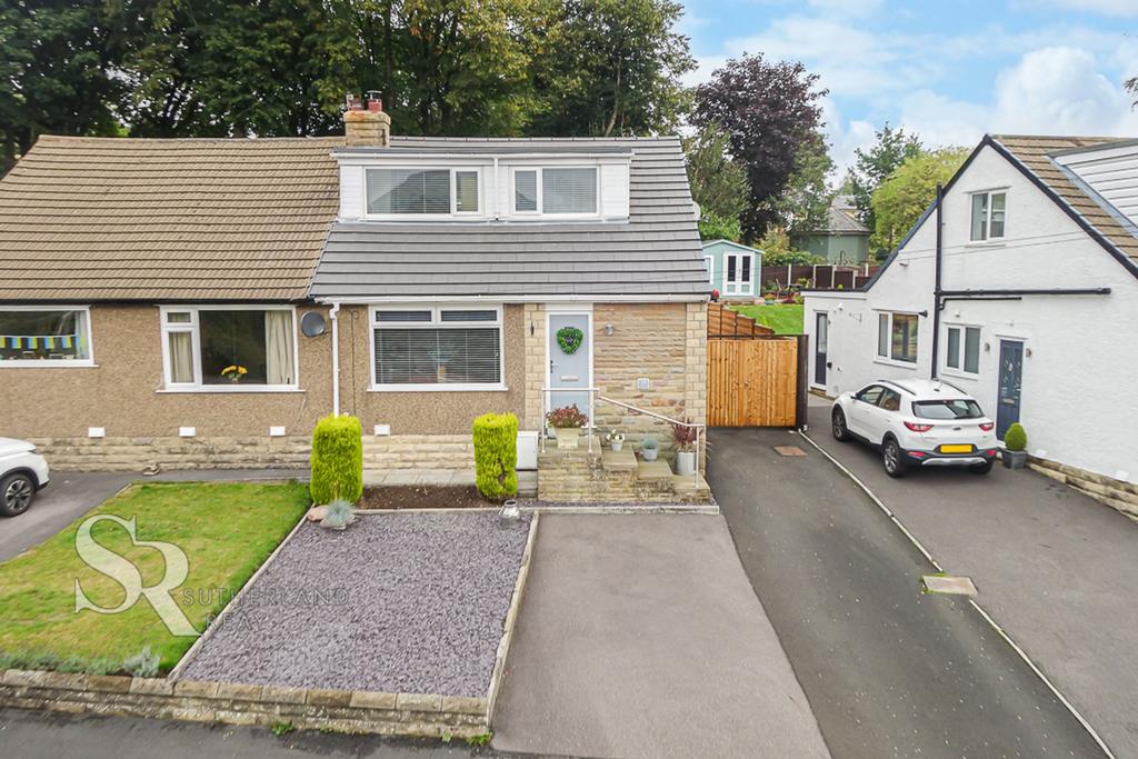 Horse Fair Avenue, ChapelEnLeFrith, SK23 2 bed semidetached