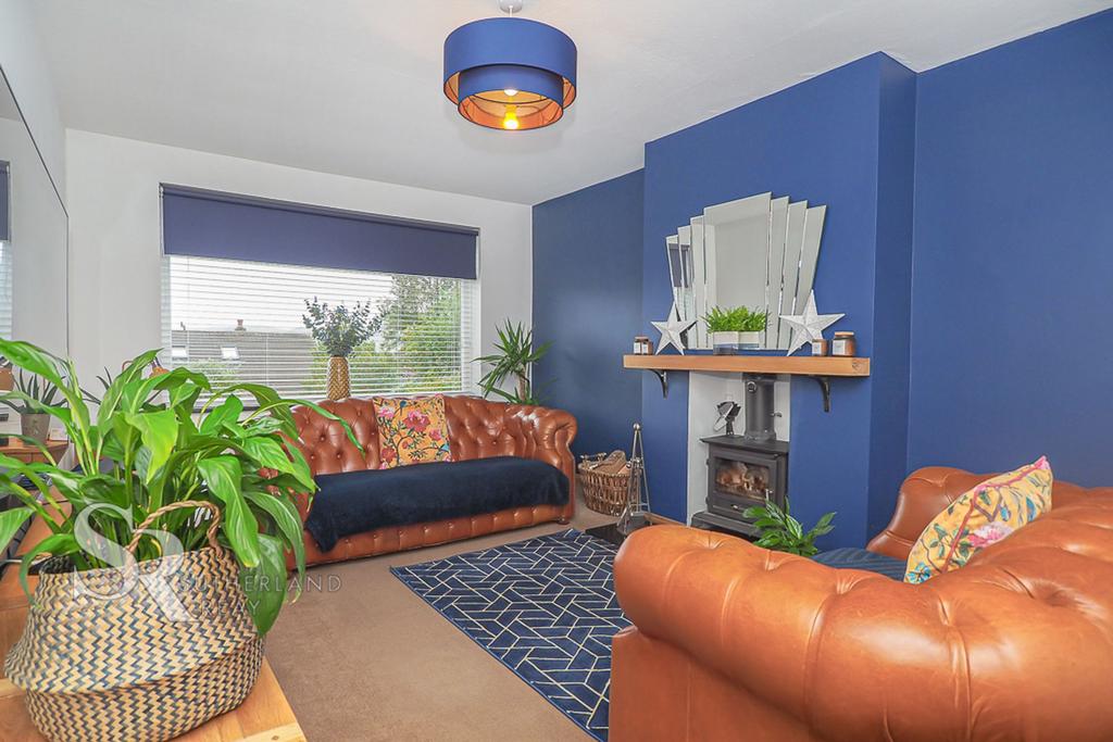 Horse Fair Avenue, ChapelEnLeFrith, SK23 2 bed semidetached