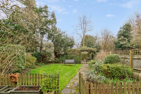 4 bedroom semi-detached house for sale, Suffolk Road, Barnes, London