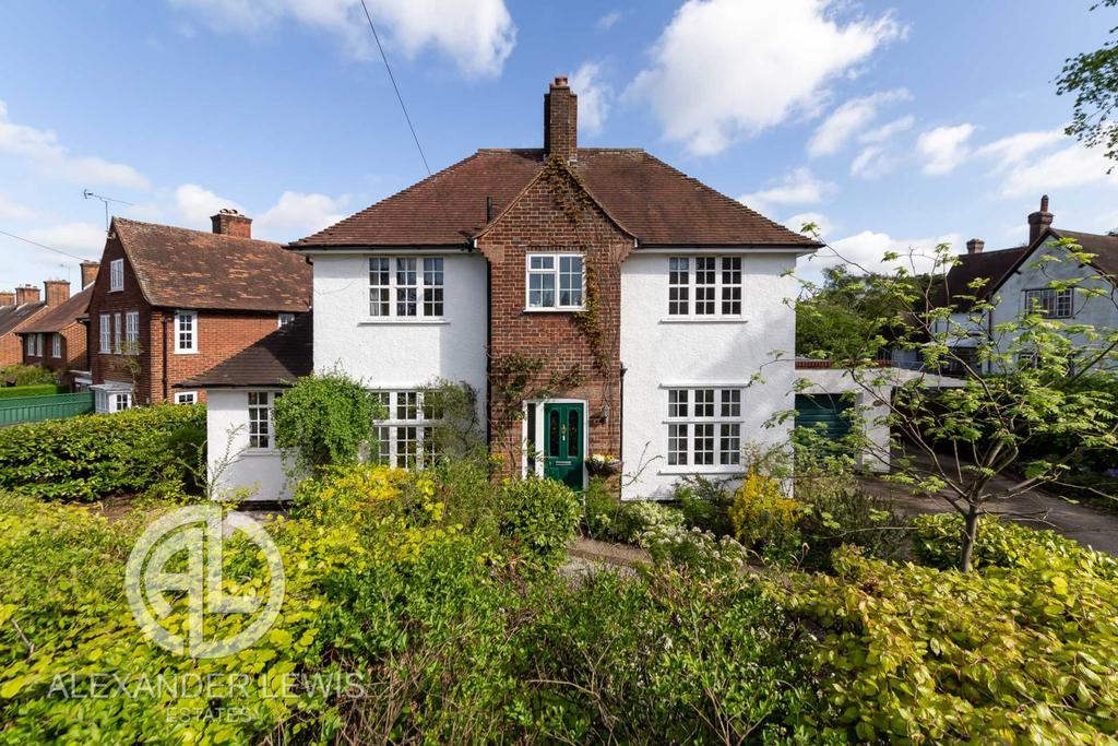 Icknield Way, Letchworth Garden City... 4 bed detached house £795,000