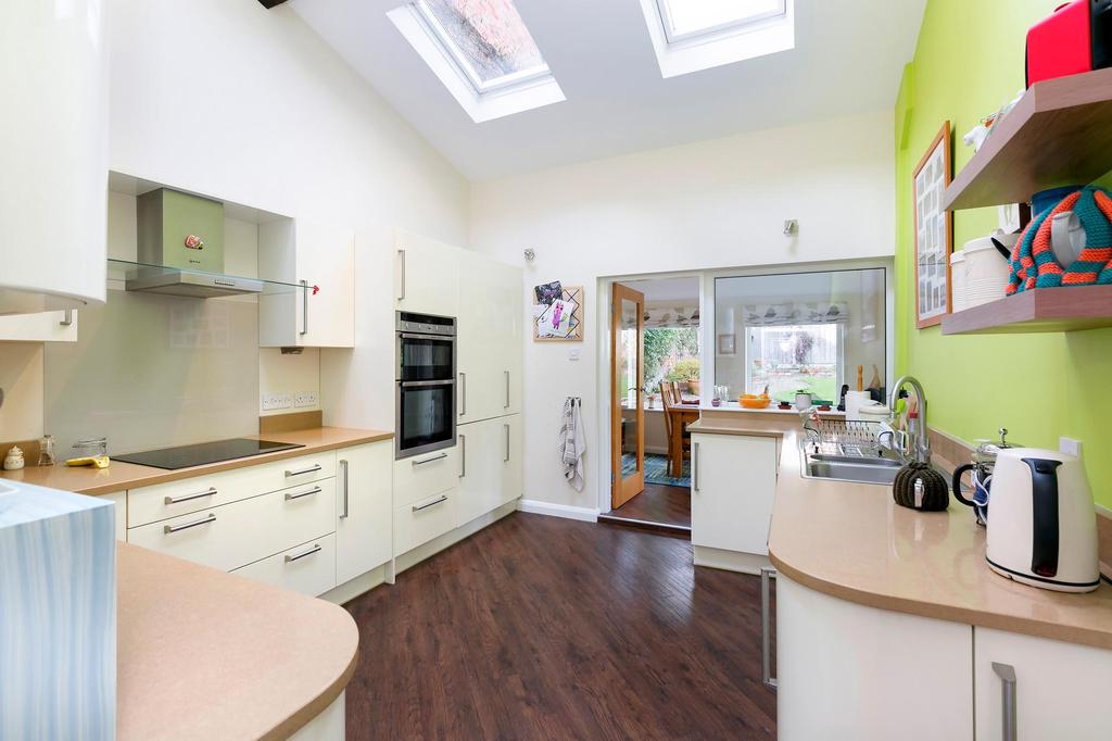 Chapmangate, Pocklington, York, YO42 2AY 3 bed detached house for sale