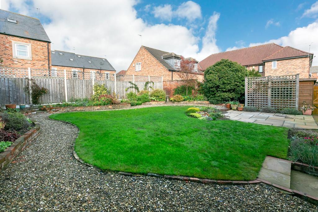 Chapmangate, Pocklington, York, YO42 2AY 3 bed detached house £425,000