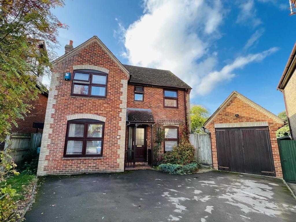 Robert Sparrow Gardens, Crowmarsh Gifford 4 bed detached house for sale