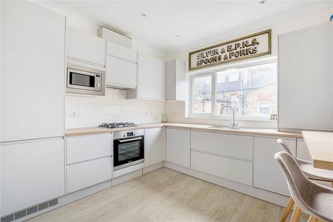 3 bedroom flat to rent, Woodlawn Road, London