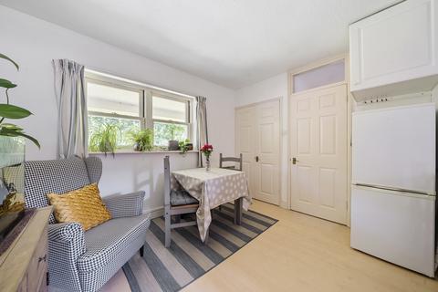 2 bedroom apartment for sale, Headley Close, Alresford, Hampshire, SO24