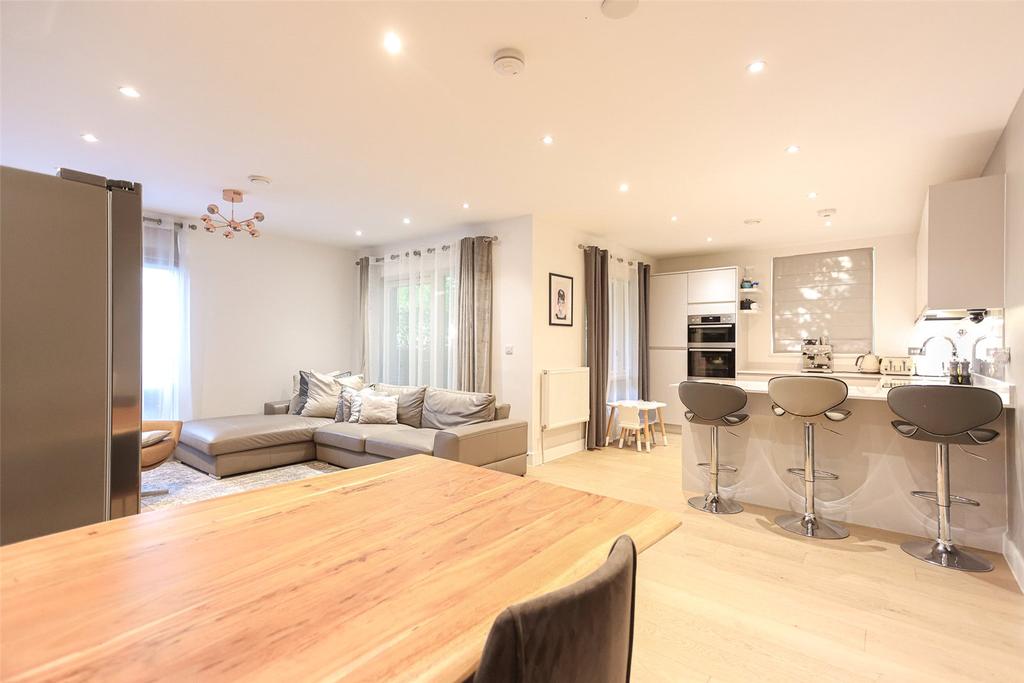 Airco Close, London, NW9 3 bed apartment - £595,000