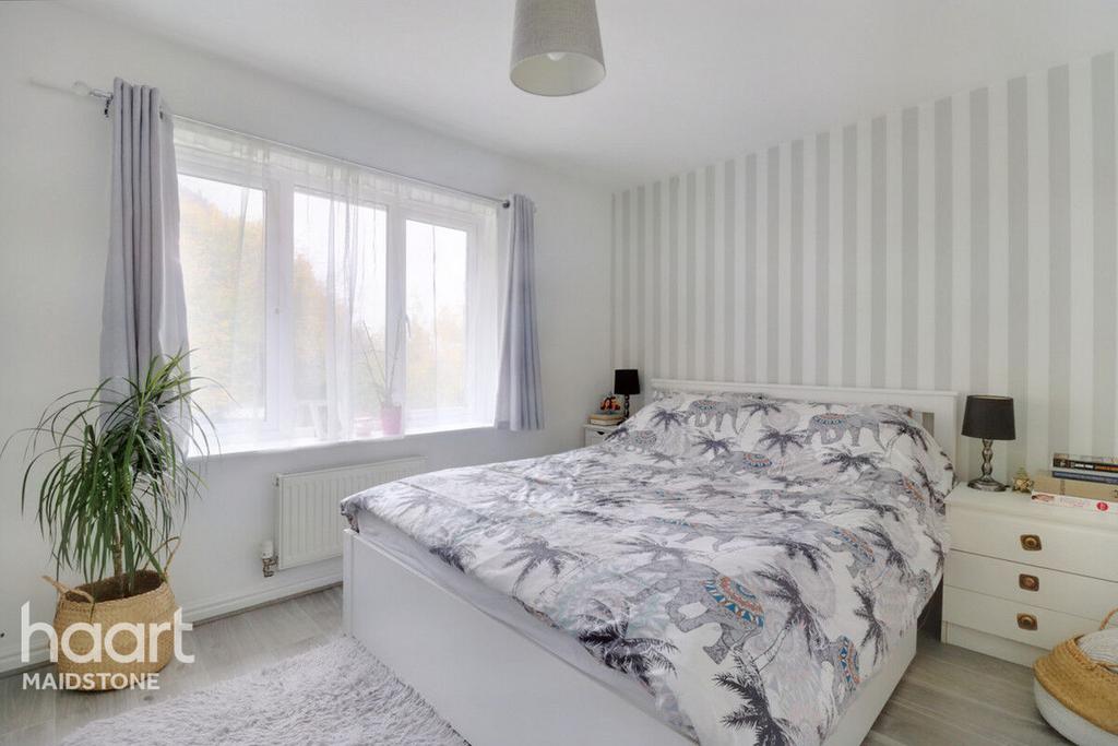 Roman Way, Maidstone 2 bed terraced house £260,000