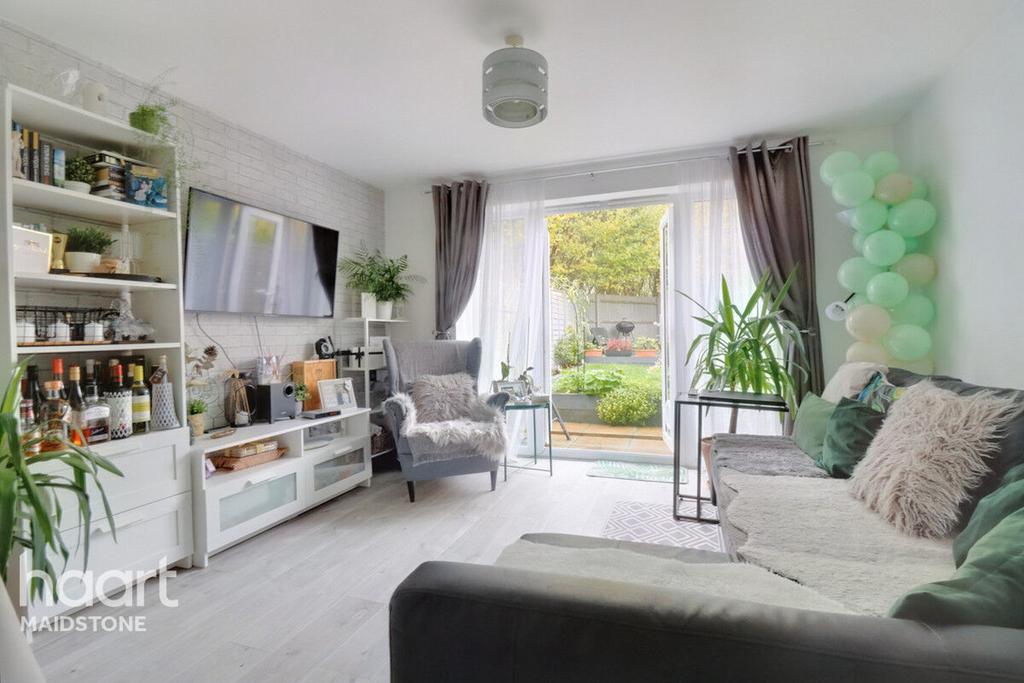 Roman Way, Maidstone 2 bed terraced house £260,000