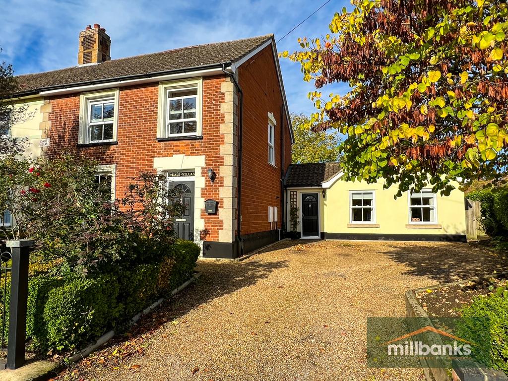 London Road, Attleborough, Norfolk, NR17 2DF 3 bed semidetached house