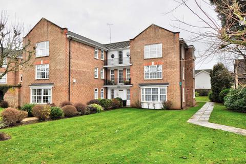 3 bedroom apartment to rent, Temple House, Phyllis Court