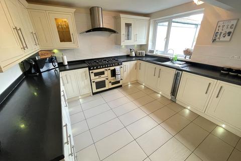 3 bedroom terraced house for sale - The Hollow, Fellgate , Jarrow, Tyne and Wear, NE32 4QA