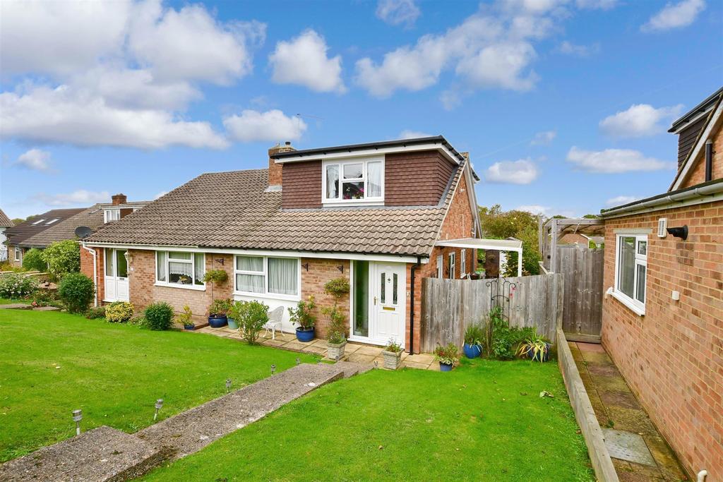 Views Wood Path, Uckfield, East Sussex 3 bed semidetached bungalow for sale £425,000