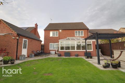 4 bedroom detached house for sale - Steeple View, March