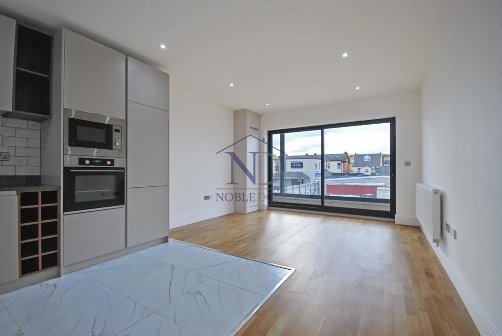 Hounsloq, TW3 1 bed flat £1,300 pcm (£300 pw)