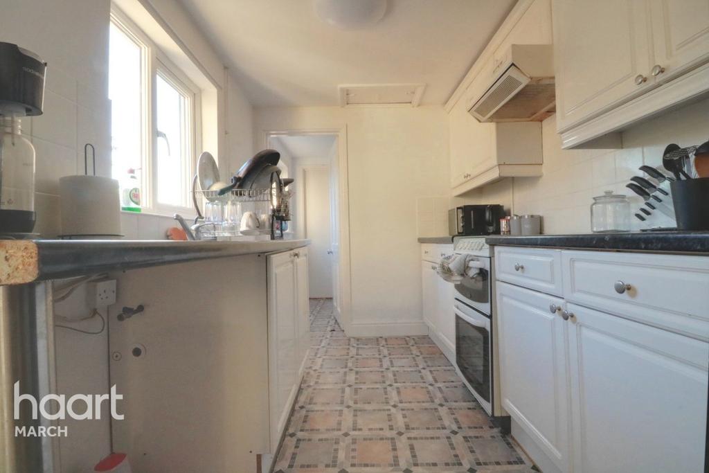 Robingoodfellows Lane, March 2 bed end of terrace house - £185,000