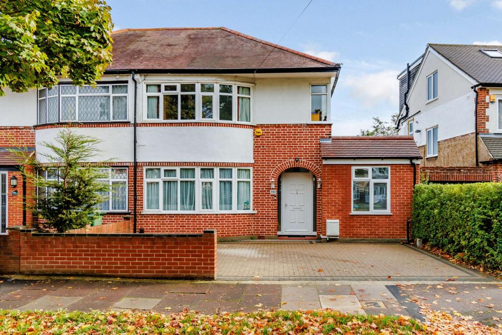 Cannon Lane Pinner Ha5 3 Bed Semi Detached House For Sale £825 000