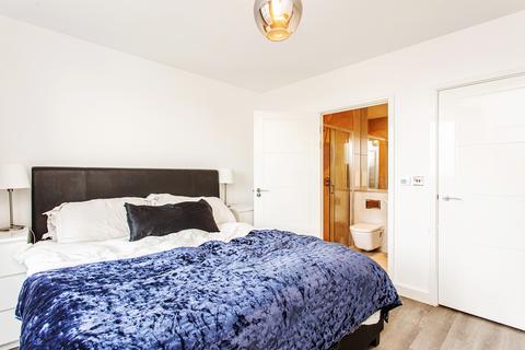 3 bedroom flat for sale - Platamone House, E20