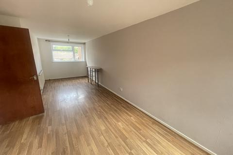 3 bedroom terraced house to rent, Devon Road, Hart Hill, Luton, LU2