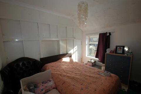 3 bedroom semi-detached house for sale - Rossmore Road East, Rossmore, Ellesmere Port, Cheshire. CH65 3BN