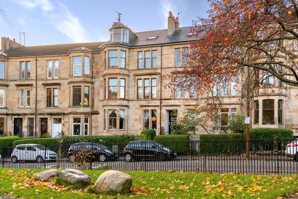 Hayburn Crescent, Flat 3/1... 2 bed apartment £175,000