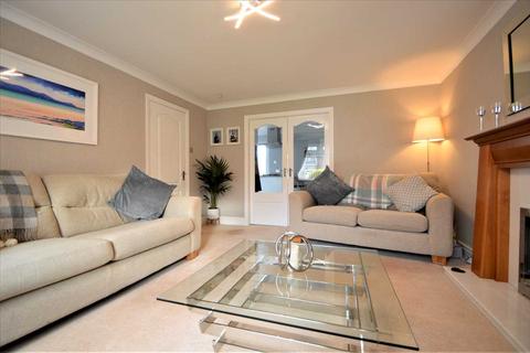 31 Fenwick Drive, Hamilton, ML3 7YG
