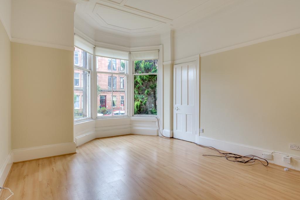 Novar Drive, Flat 0/1, Hyndland, Glasgow, G12 9SU 2 bed flat £185,000