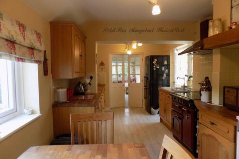 3 bedroom bungalow for sale, Pen-y-Ball, Brynford, Holywell, CH8 8LD.