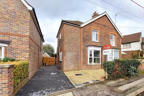 4 bedroom semi-detached house for sale - King George Avenue, Petersfield, Hampshire