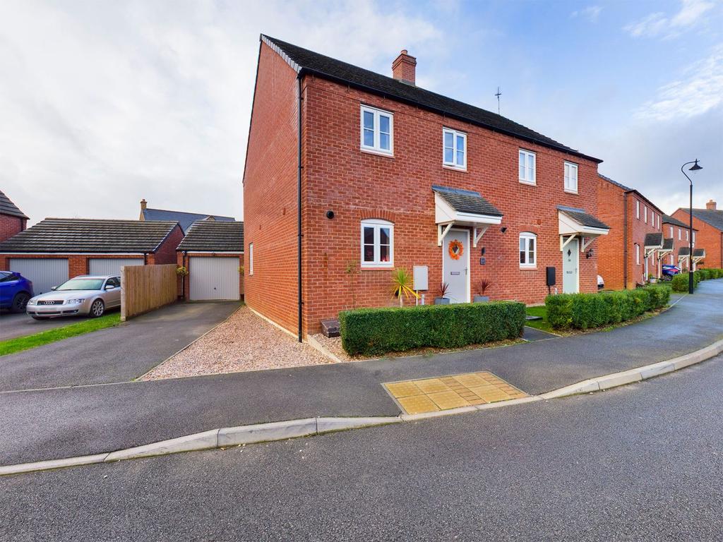 Johns Road, Bugbrooke, Northampton... 3 bed semidetached house £195,000