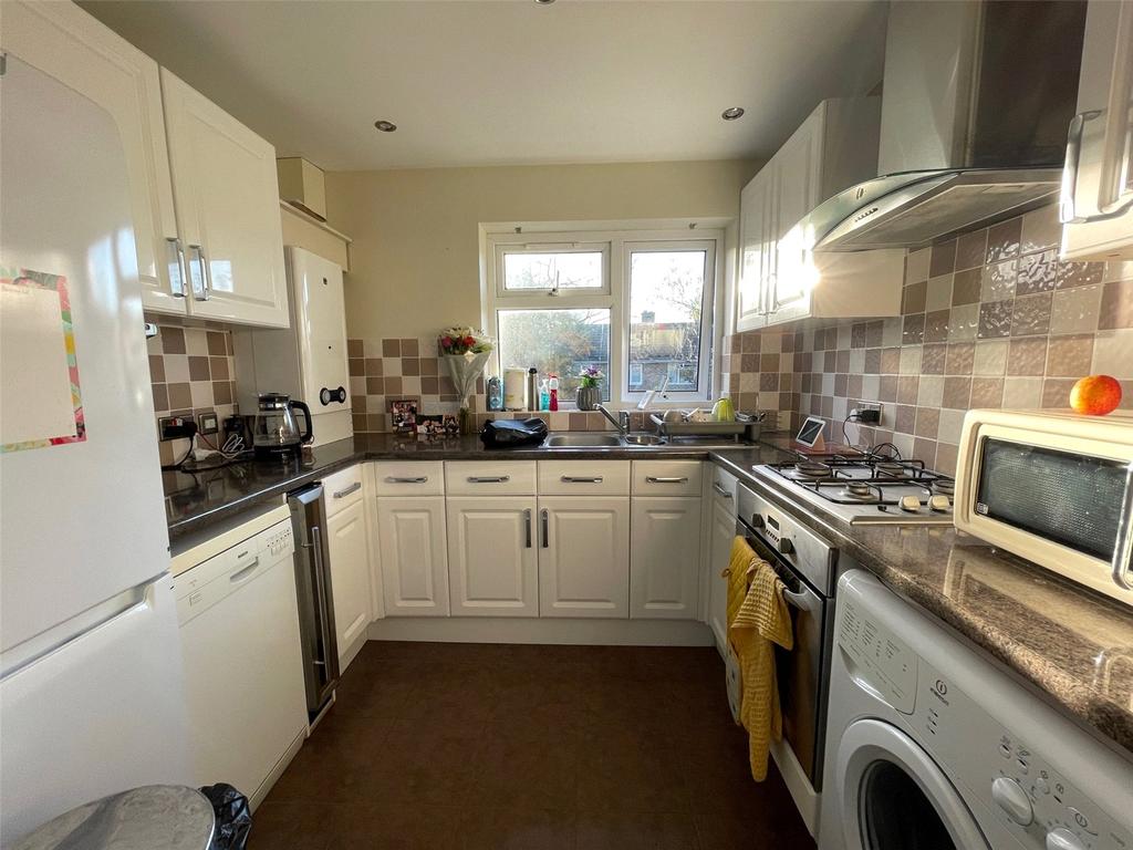 Burwash Road, Crawley, West Sussex, RH10 1 bed apartment £950 pcm (£