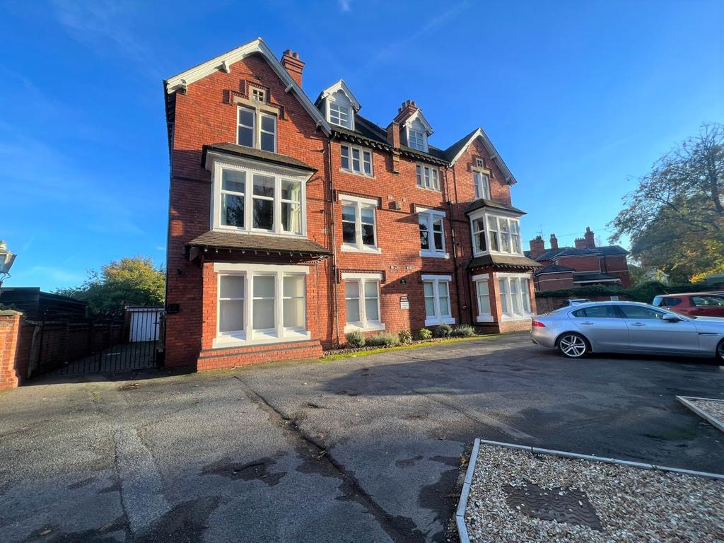 Nettleham Road, Lincoln, LN2 2 bed apartment £280,000