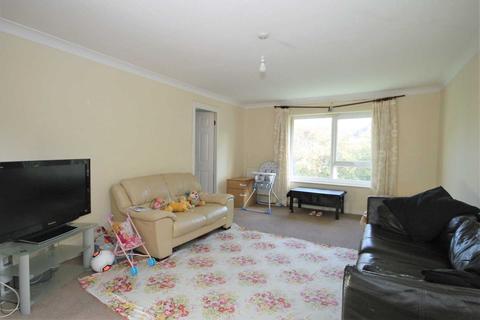 16 Hove Gardens, Sutton, SM1 3EZ