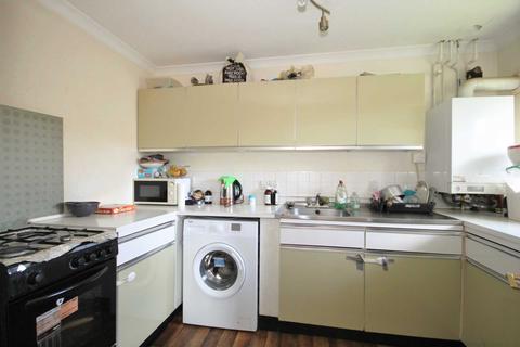 16 Hove Gardens, Sutton, SM1 3EZ