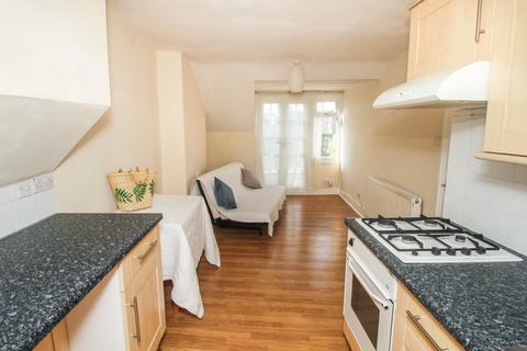 1 bedroom flat for sale - Hainault Road, London, Greater London, E11 1EH