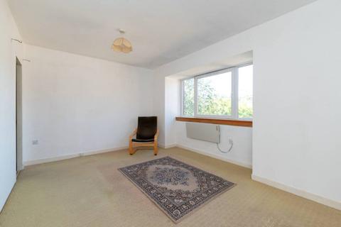 24/8 Allanfield, Edinburgh, EH7 5YQ
