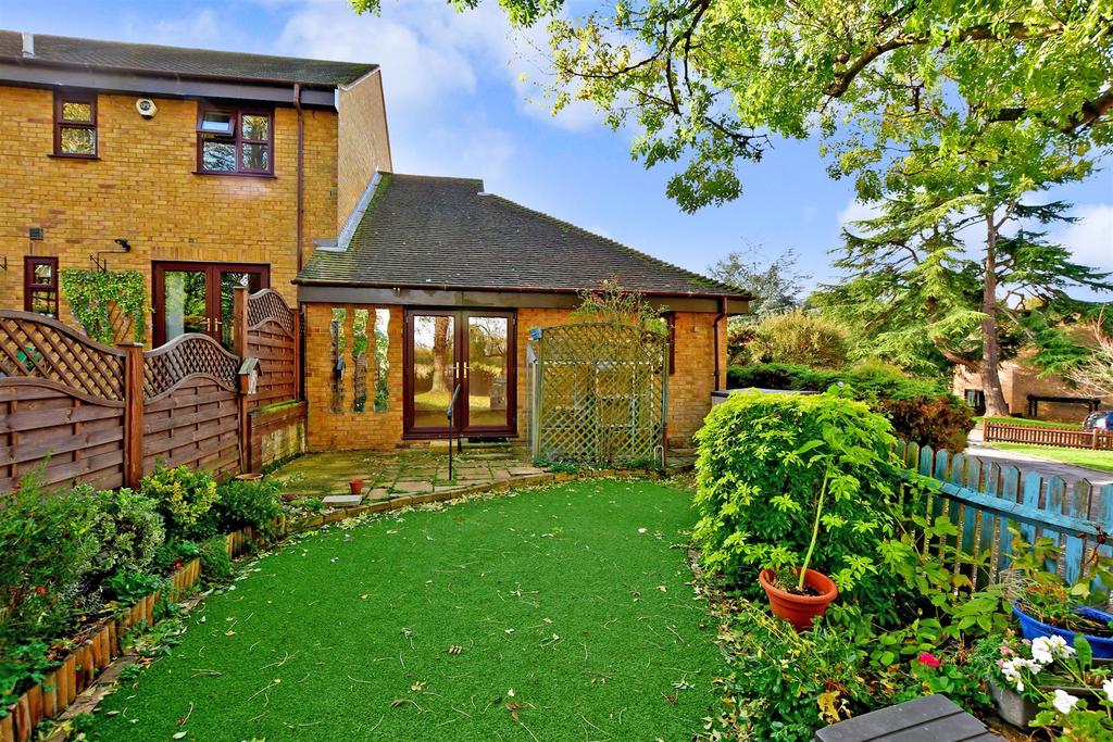 Old Mill Close, Eynsford, Kent 2 bed semidetached bungalow for sale