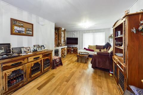 38 Ash Close, Thetford, IP24 3HG