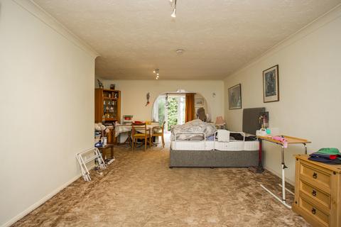 56 Fermor Way, Crowborough, TN6 3BJ