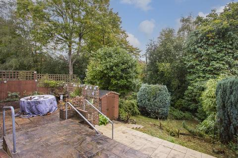 56 Fermor Way, Crowborough, TN6 3BJ