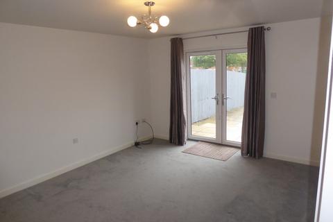 2 bedroom semi-detached bungalow to rent, Chillingham Road, Winsford