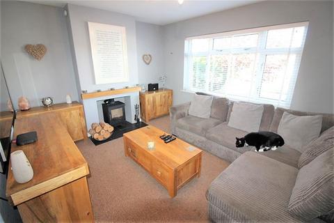2 bedroom semi-detached bungalow for sale - Brentwood Road, Holland on Sea, Clacton on Sea